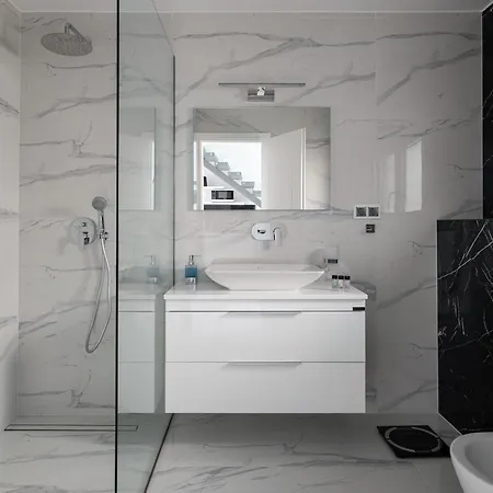 Elysium Bellevue Vilă Sarti